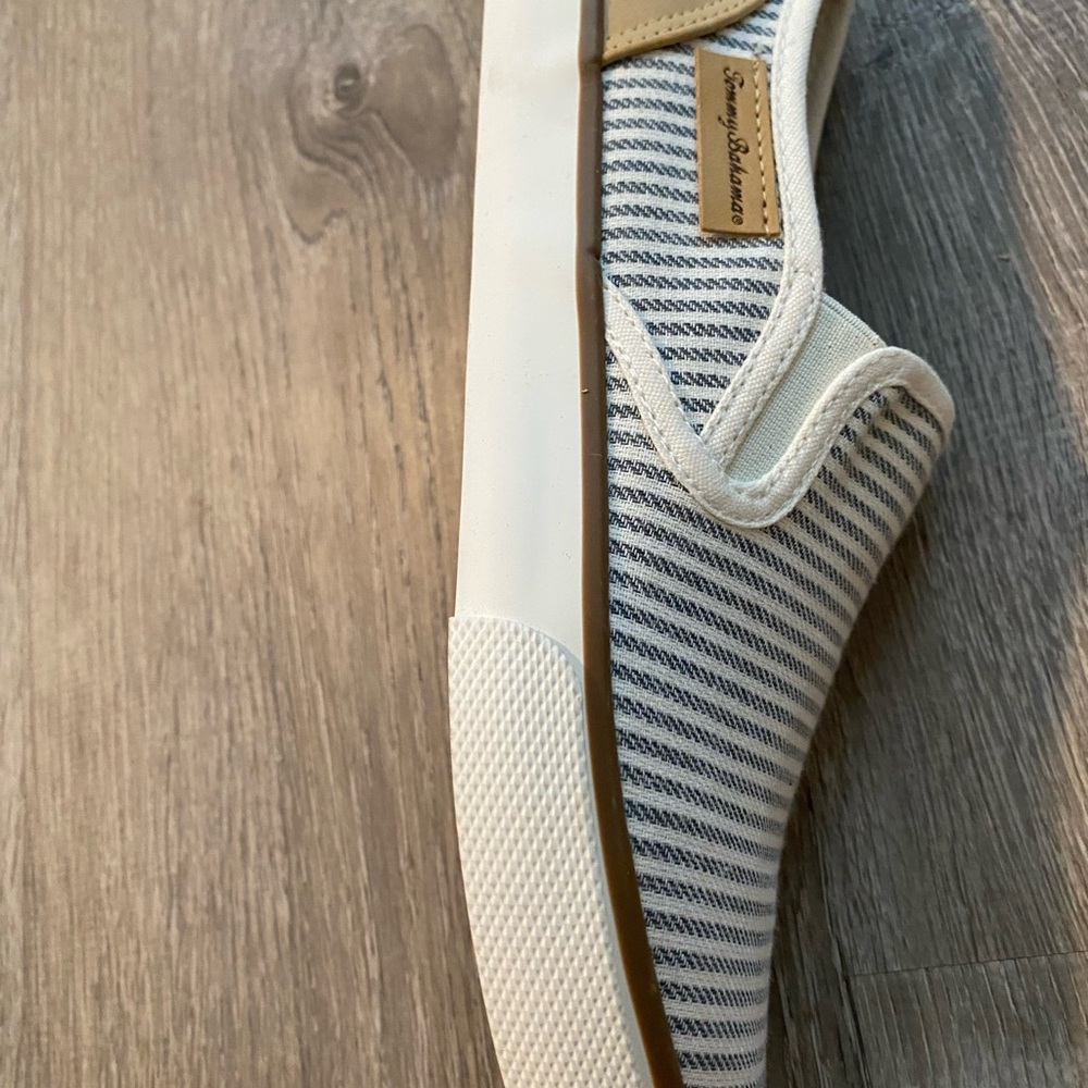 Tommy Bahama Men's Striped White and Tan Casual Shoes New Never Worn
